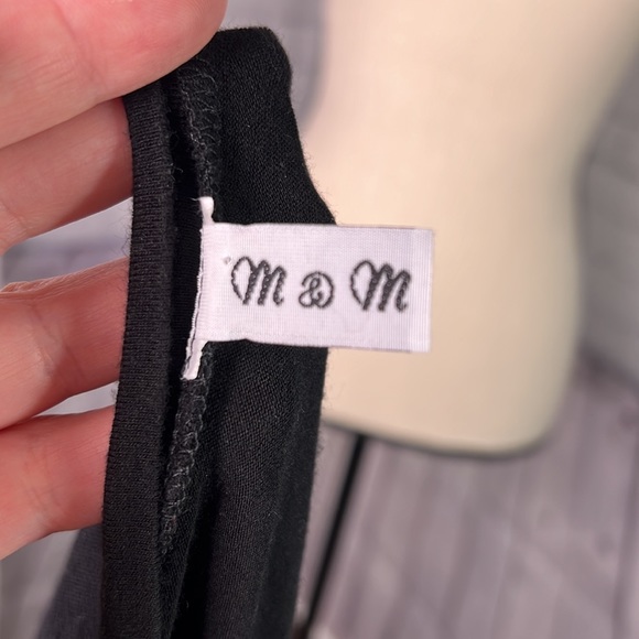 M & M Black crop top with ability to Front tie and Beautiful print - Picture 9 of 9